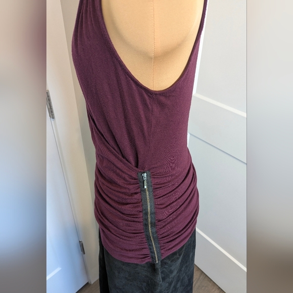 Banana Republic Womens Tunic Tank Medium Sleeveless Blouse Burgundy Purple Zip - Picture 3 of 8
